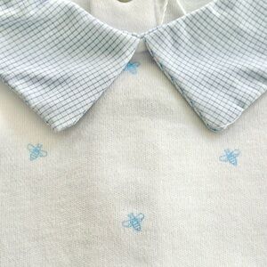🆕 Baby bodysuit 18 mos white body/blue bees